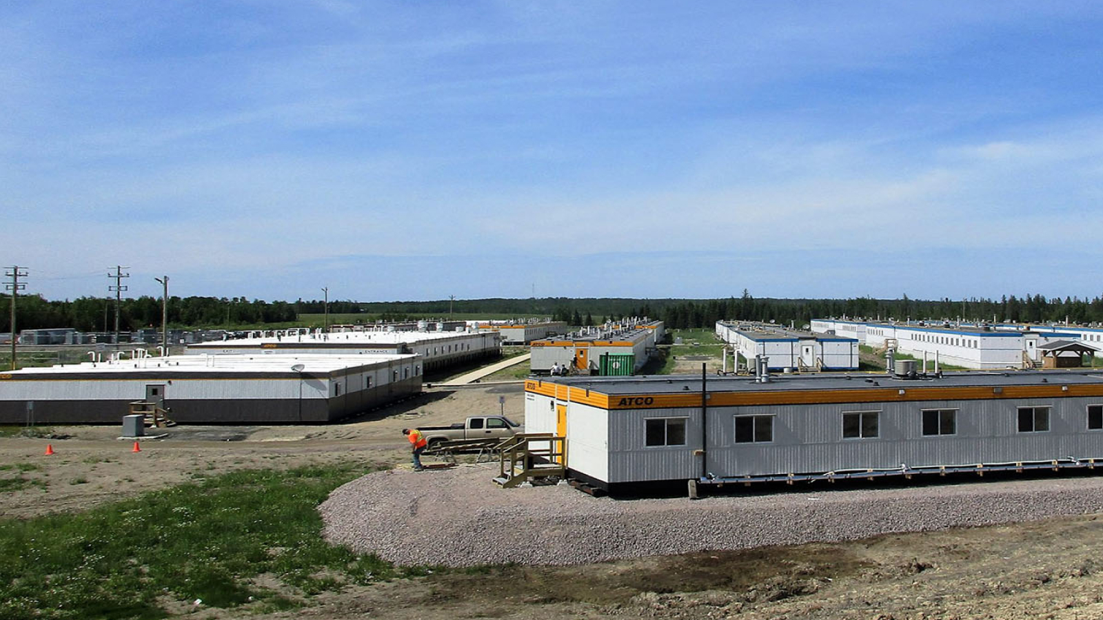 Handling reservation bottlenecks and coordination challenges between various departmental teams in a high-capacity camp