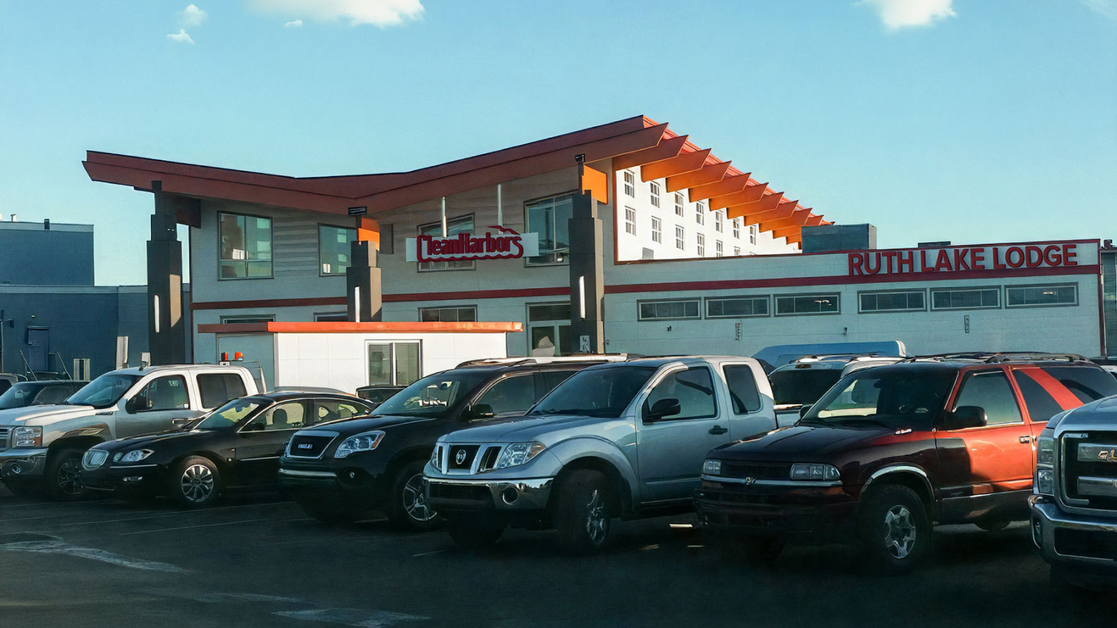 Challenges such as prolonged check-ins, difficulties in readying rooms for occupancy, and billing inaccuracies highlight the need for a more robust camp management system